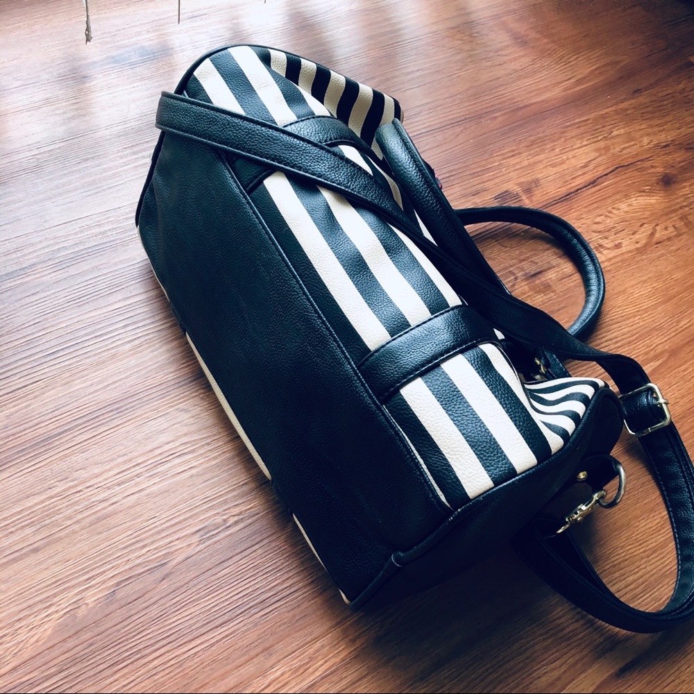 TRADED 📦 Betsey Johnson Satchel/Shoulder Bag - Picture 7 of 7